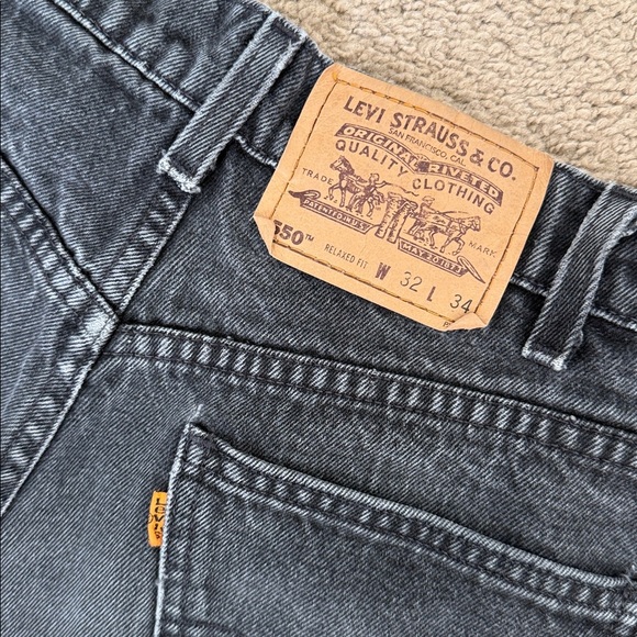 Vintage Levi’s Orange Tab Black Denim Distressed 550 Relaxed Cut Off Shorts - Picture 5 of 8